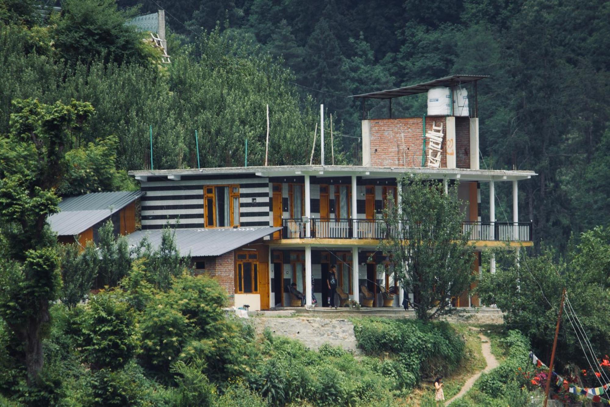 Yellowjackets Hostel Tosh Exterior photo